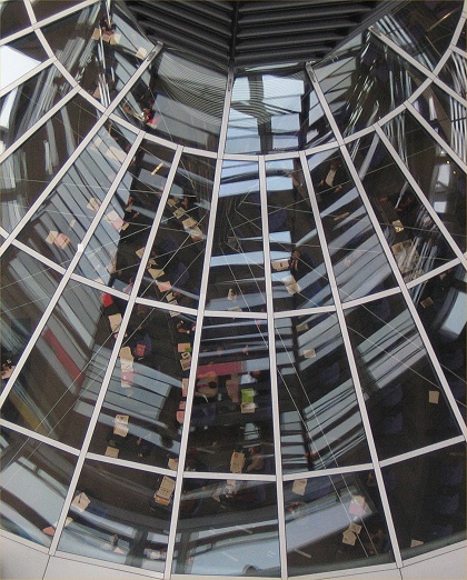 Reichstag : la salle plénière vue de la verrière (Photo S. Bertko 2006)