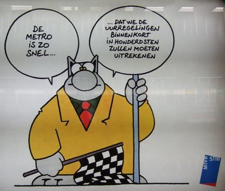 Le Chat de Philippe Gelluck salue les usagers du métro...