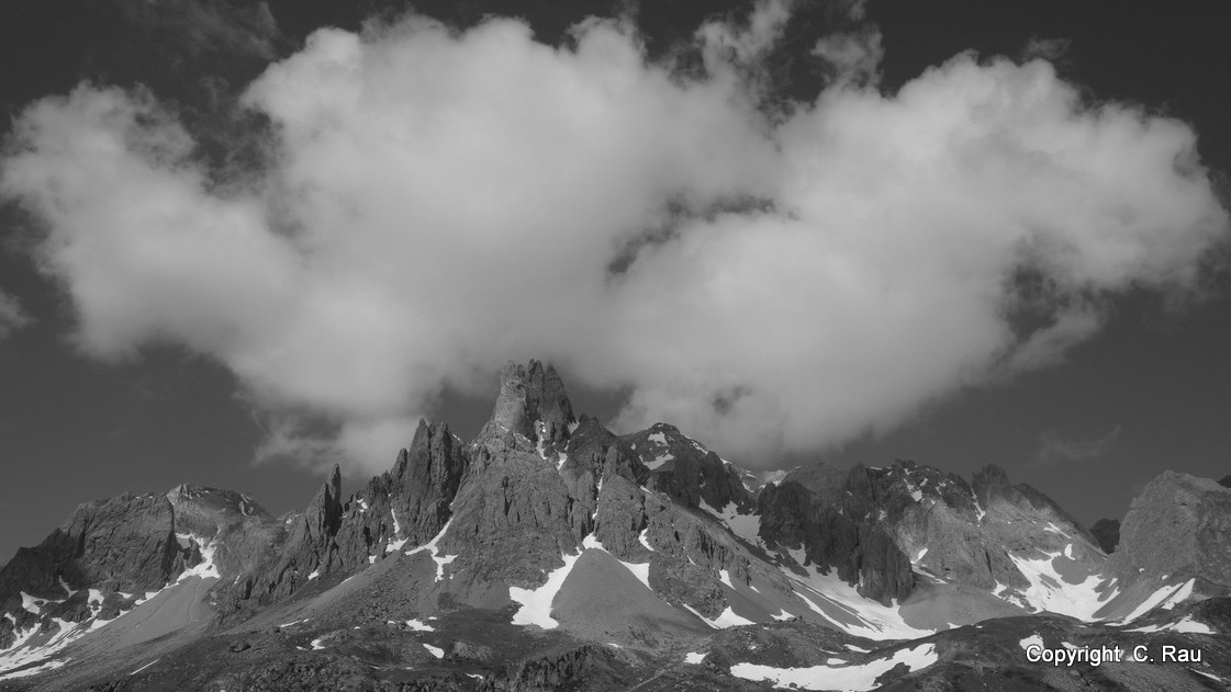Jeu des nuages sur la Main de Crépin - © C. Rau 2015-06