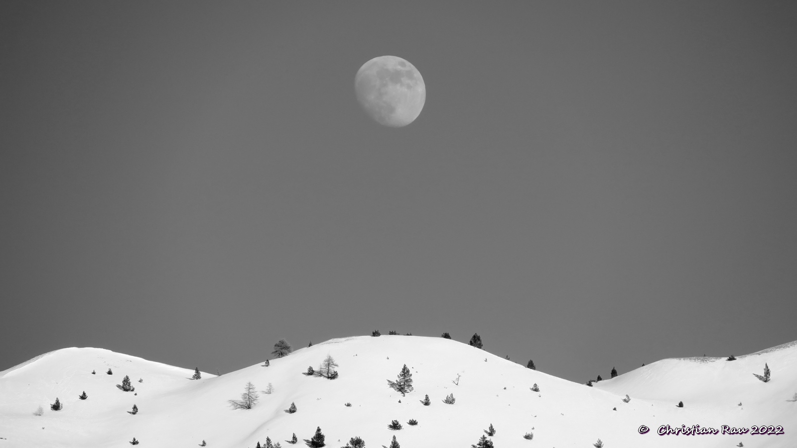 La Lune rebondit sur les ondulations du Guion - © Christian Rau  2022