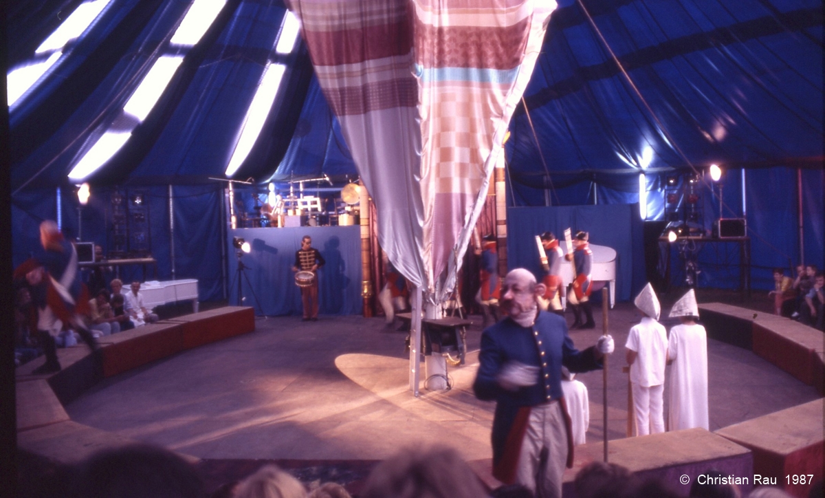 Un air de liberté sous le masque d'un cirque, été 1987...