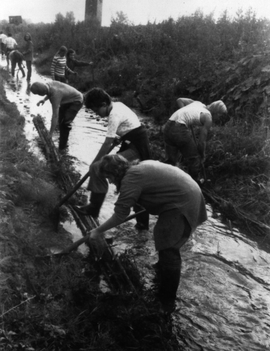 Chantier de jeunes France-RDA sur des canaux d'irrigation, été 1972 (près de la frontière polonaise)