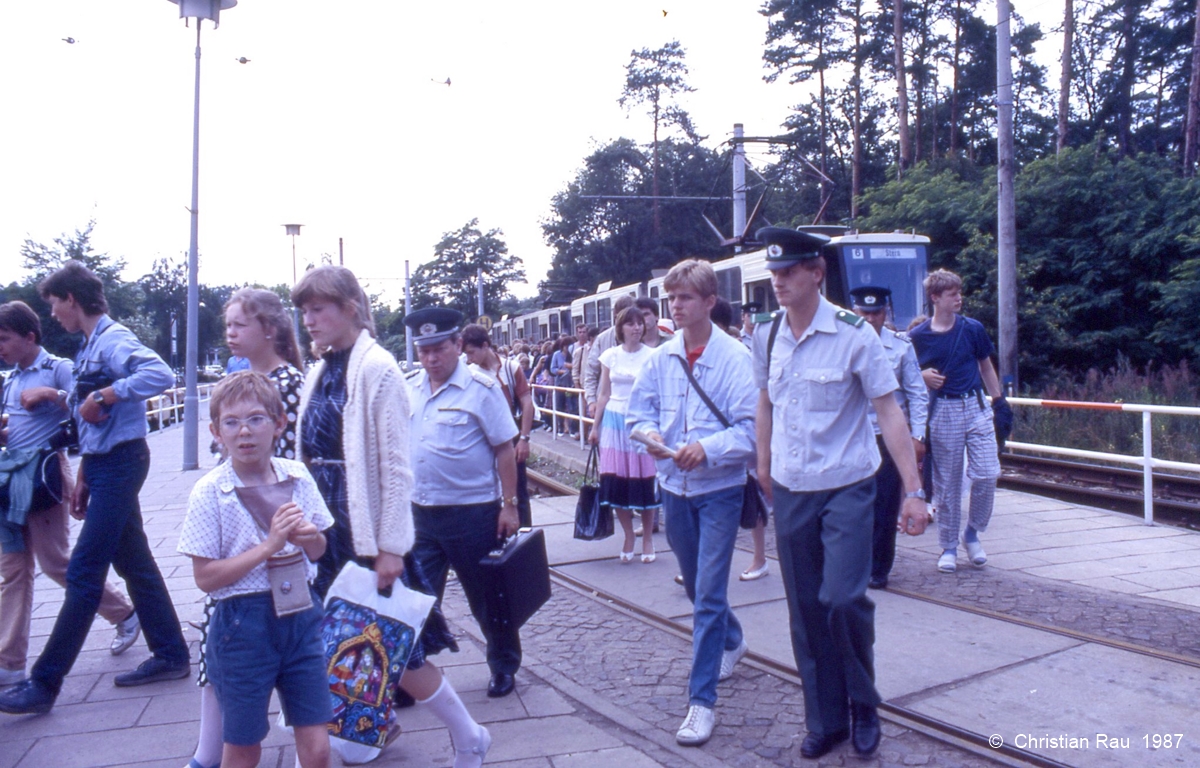Sur les quais du tramway de Potsdam, 21 juillet 1987