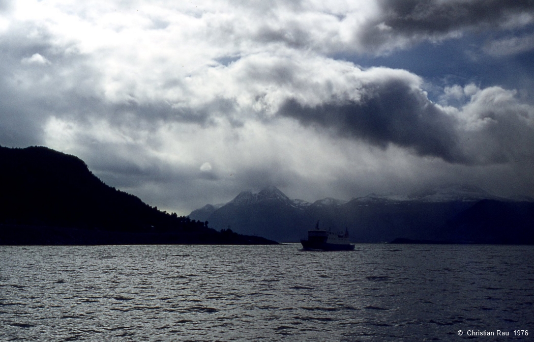 Traversée du fjord de Lyngen avec le bac...