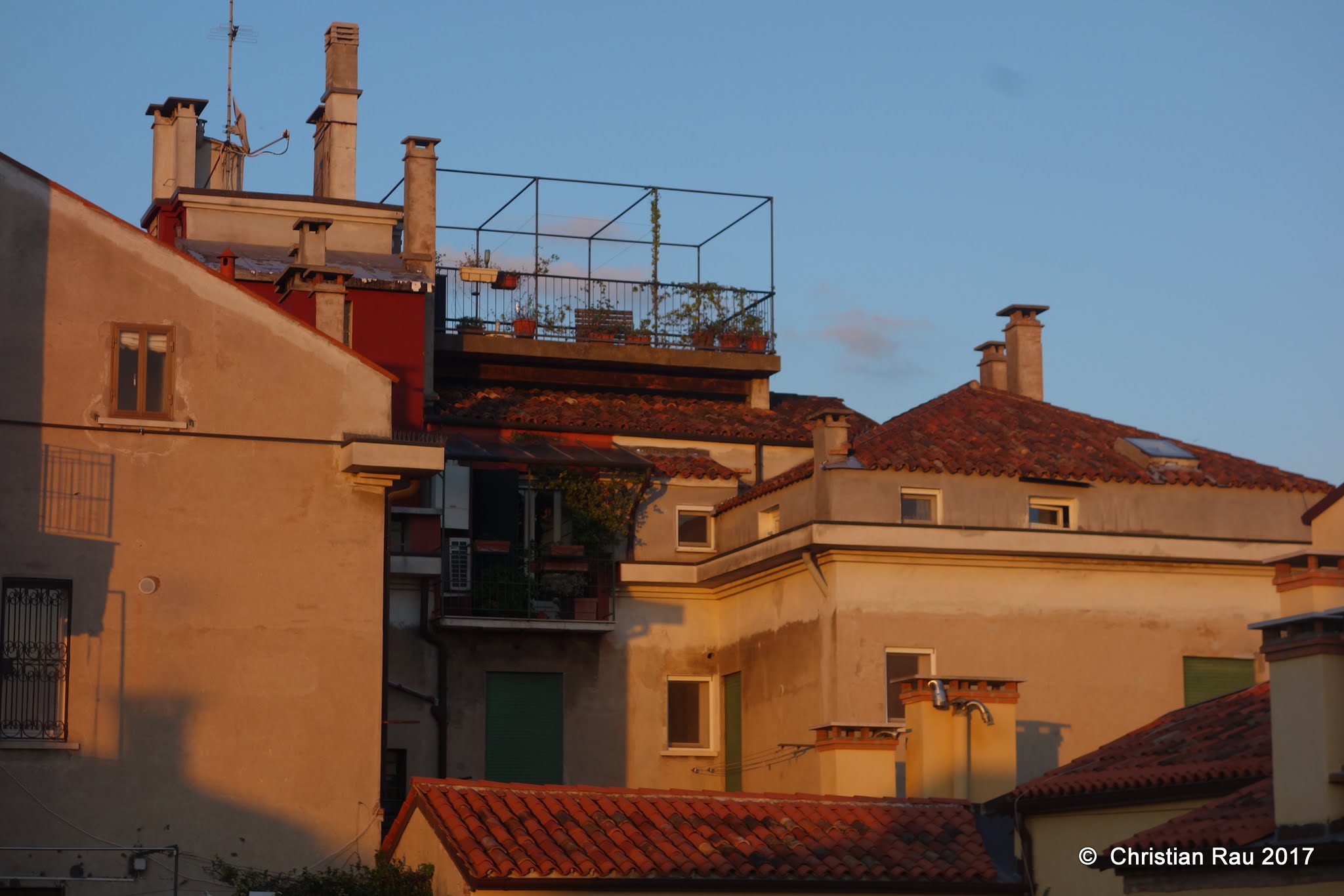 Les toits du Dorsoduro et une altane