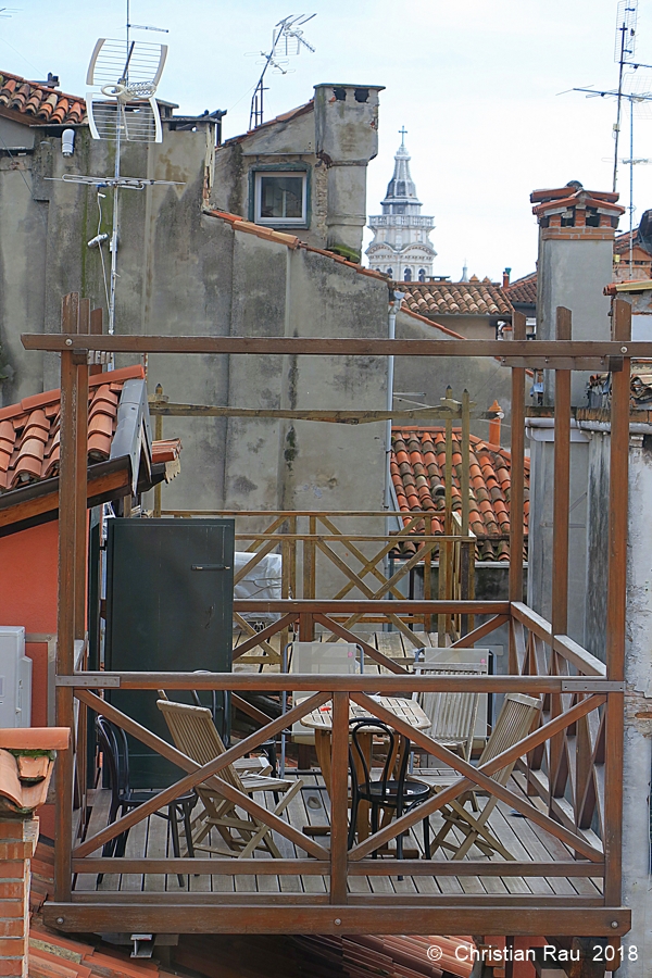 Les toits autour de la Fondaco Tedeschi  (autrefois des entrepôts allemands) - San Marco