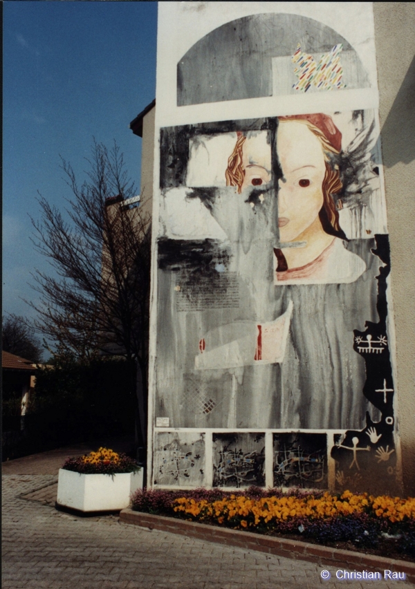 La fresque de Fiancey, effacée par un ravalement de façade   © Christian Rau 1993