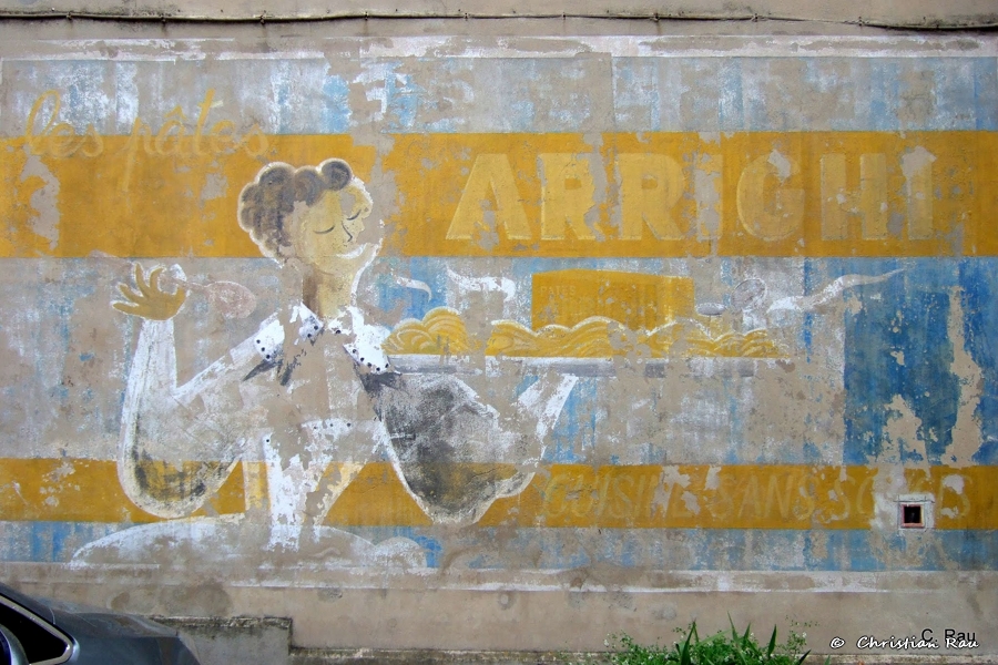Publicité murale à Giens, avril 2013 - CR