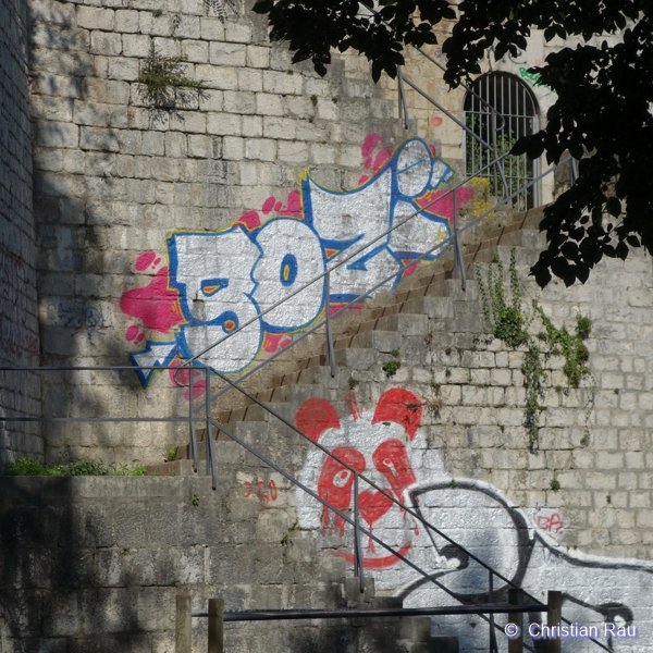 Graffs sur les fortifications de la Bastille... (2017)
